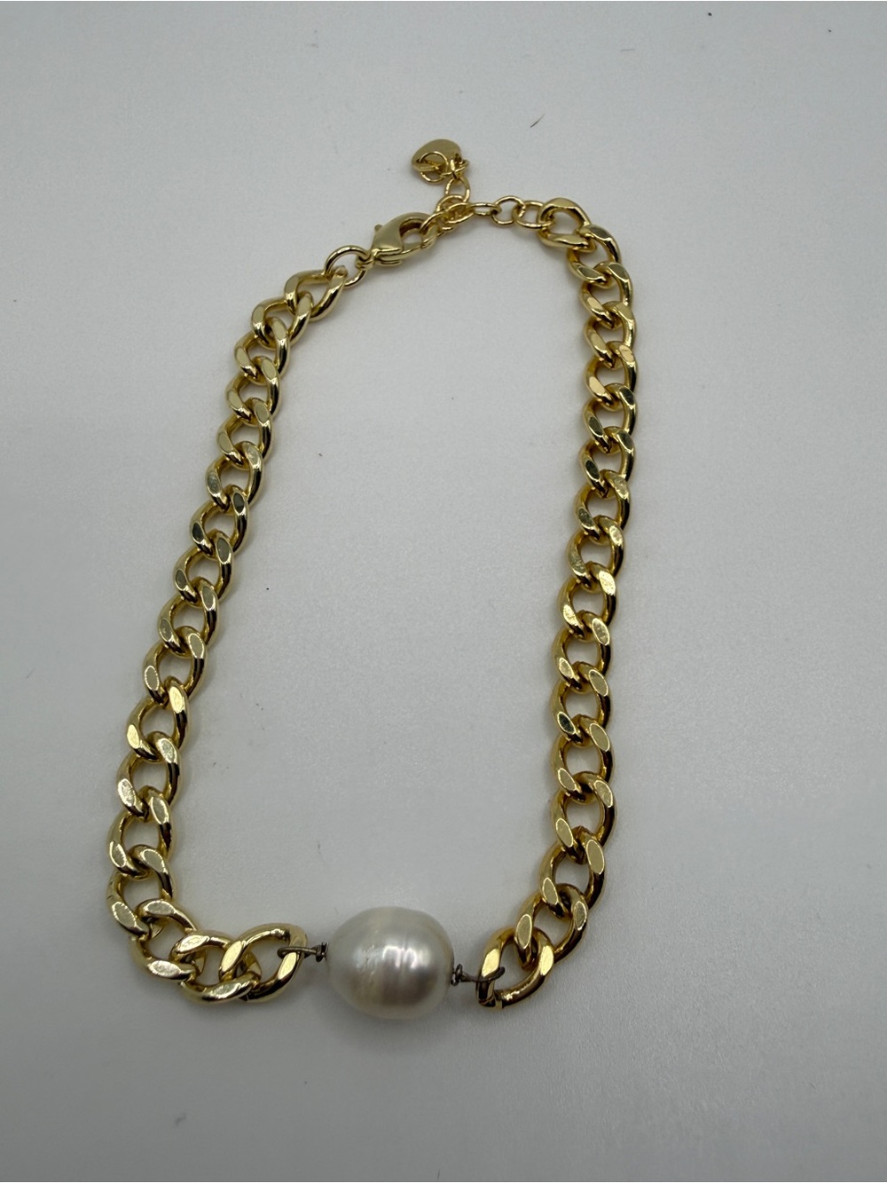 Gold Chain Bracelet with Single White Pearl Accent